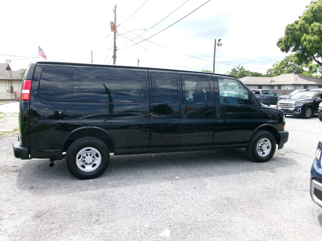 2021 Chevrolet Express Image 8