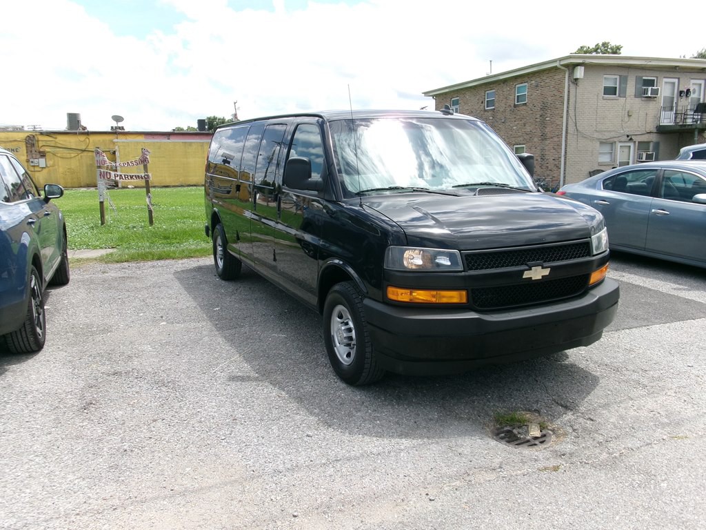 2021 Chevrolet Express Image 9