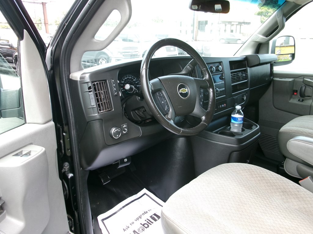 2021 Chevrolet Express Image 15