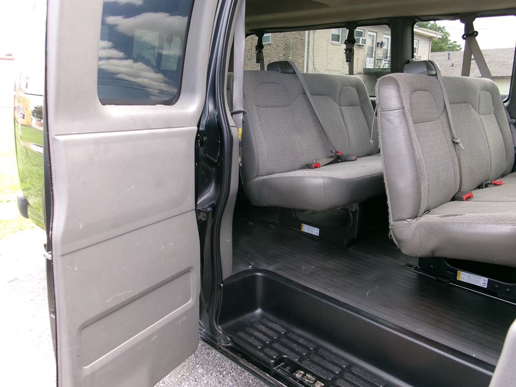 2021 Chevrolet Express Image 23
