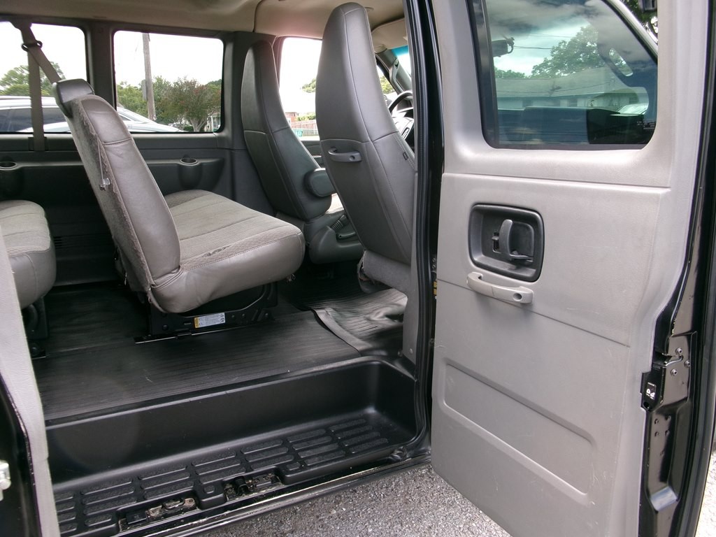 2021 Chevrolet Express Image 24