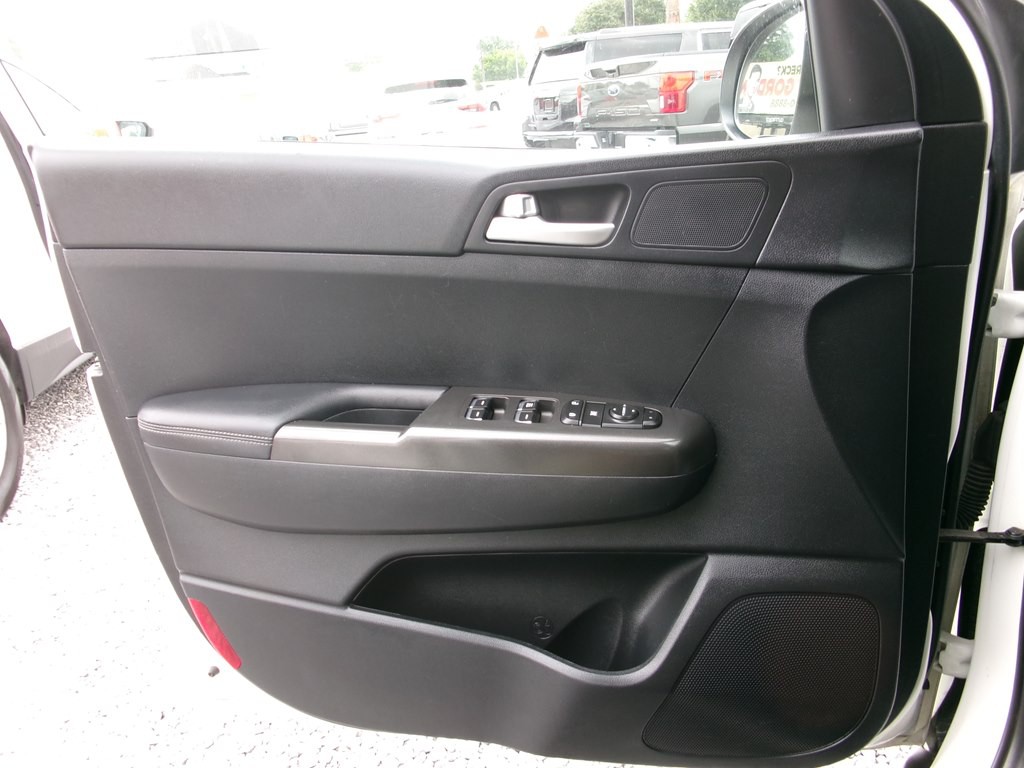 2020 Kia Sportage Image 16