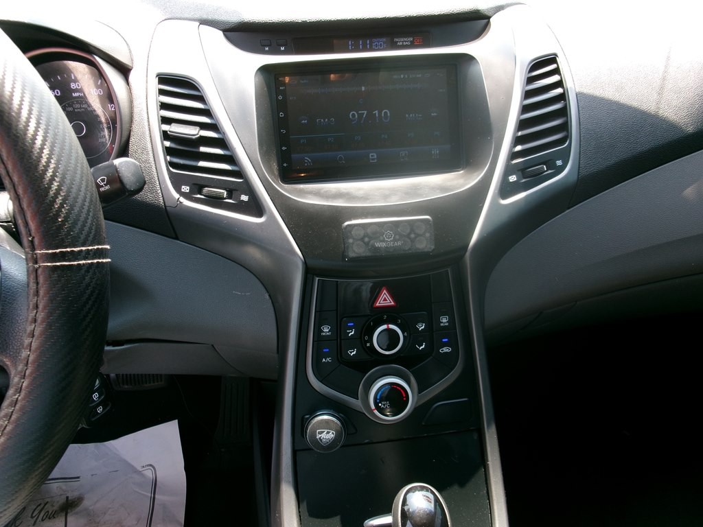 2016 Hyundai Elantra Image 13