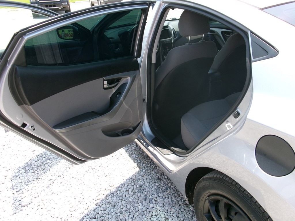 2016 Hyundai Elantra Image 18