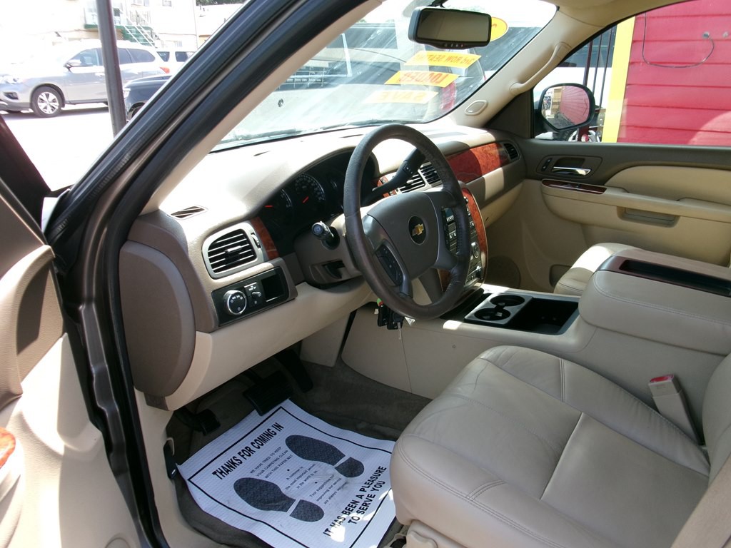 2012 Chevrolet Tahoe Image 17