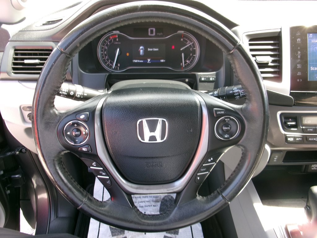 2017 Honda Pilot Image 13