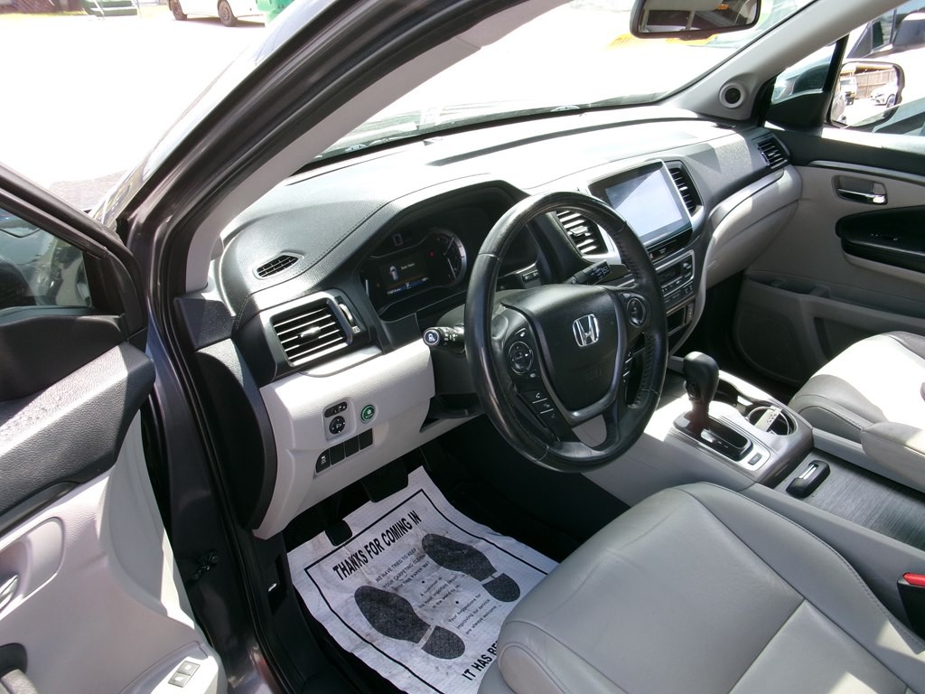 2017 Honda Pilot Image 18