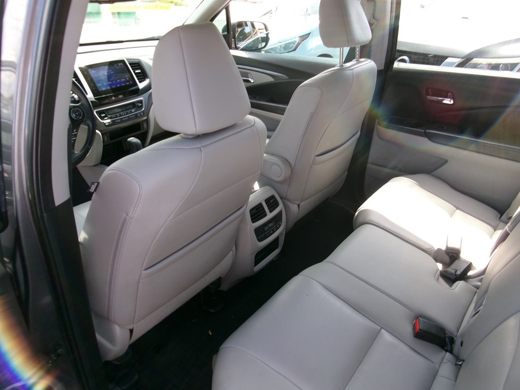 2017 Honda Pilot Image 21
