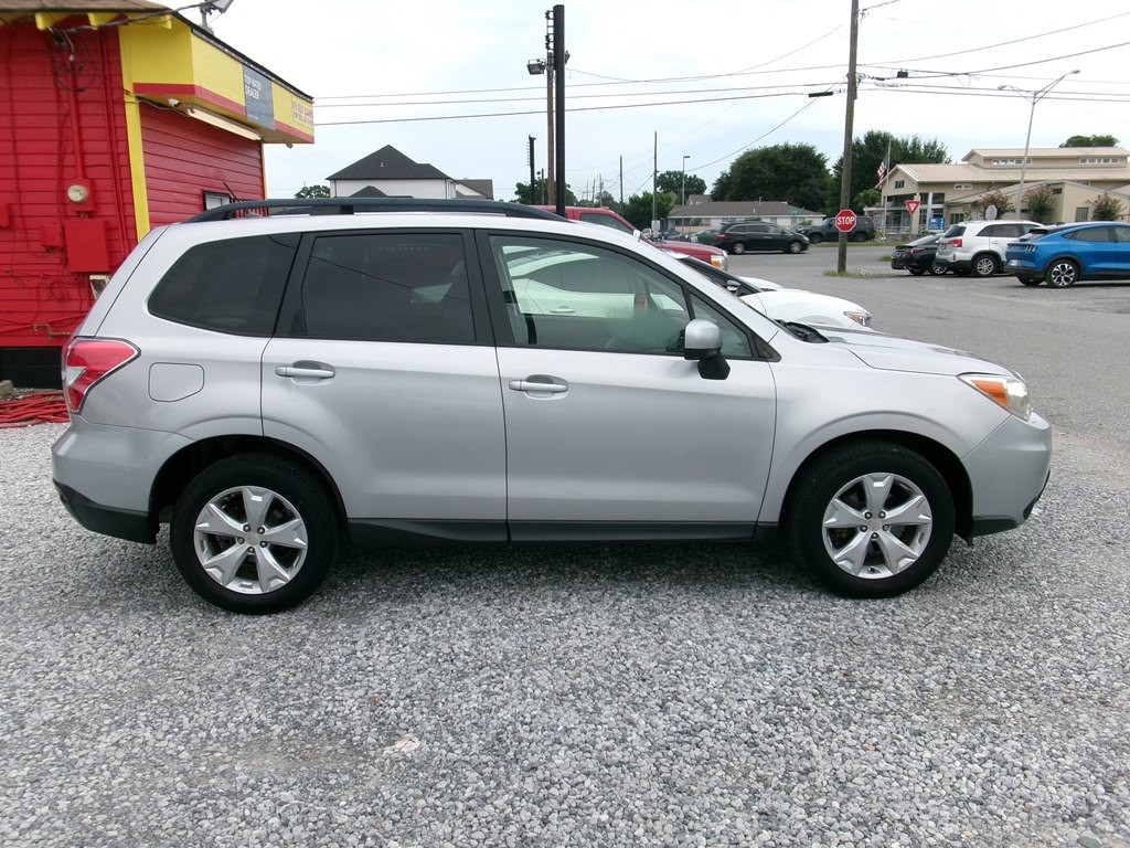 2015 Subaru Forester Image 8