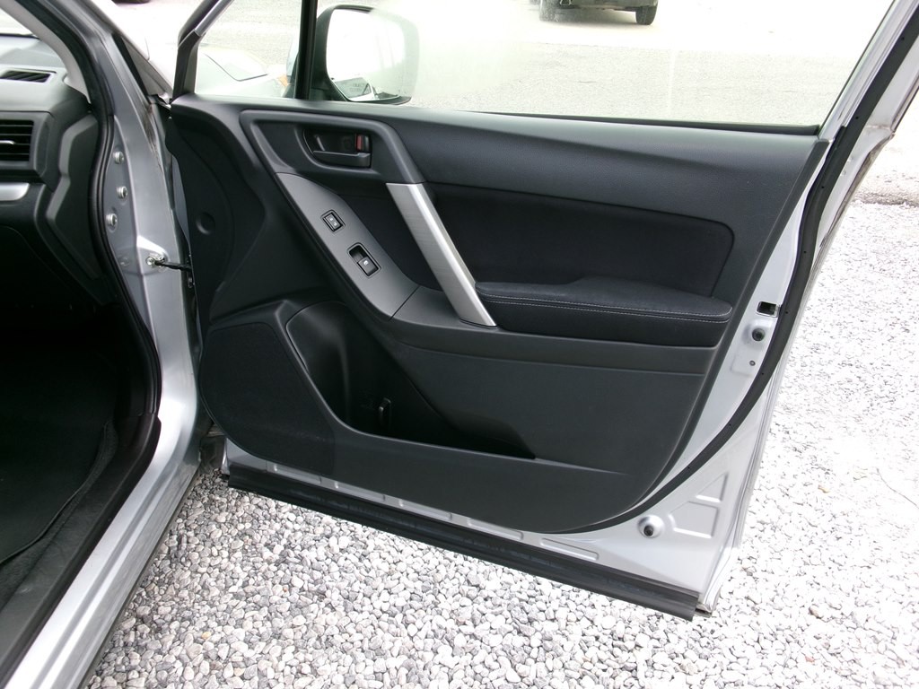 2015 Subaru Forester Image 25