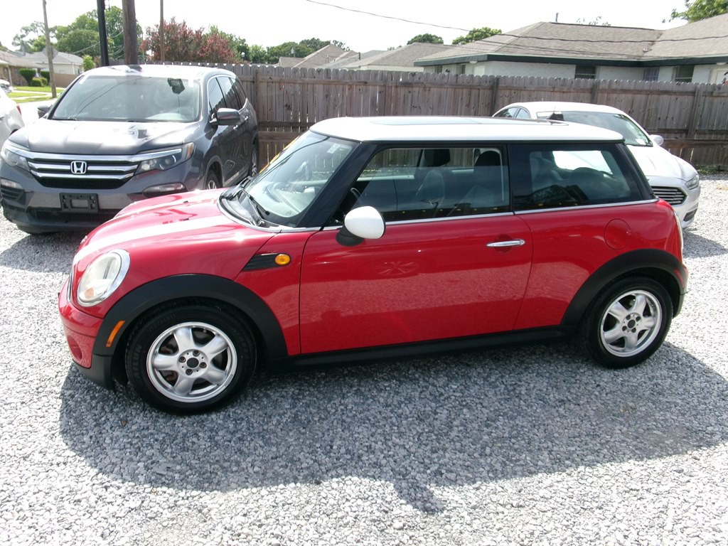 2010 MINI Cooper Image 4