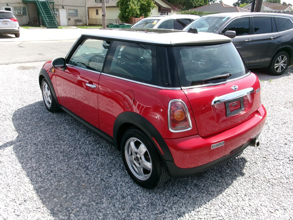 2010 MINI Cooper Image 5