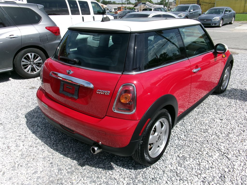 2010 MINI Cooper Image 7