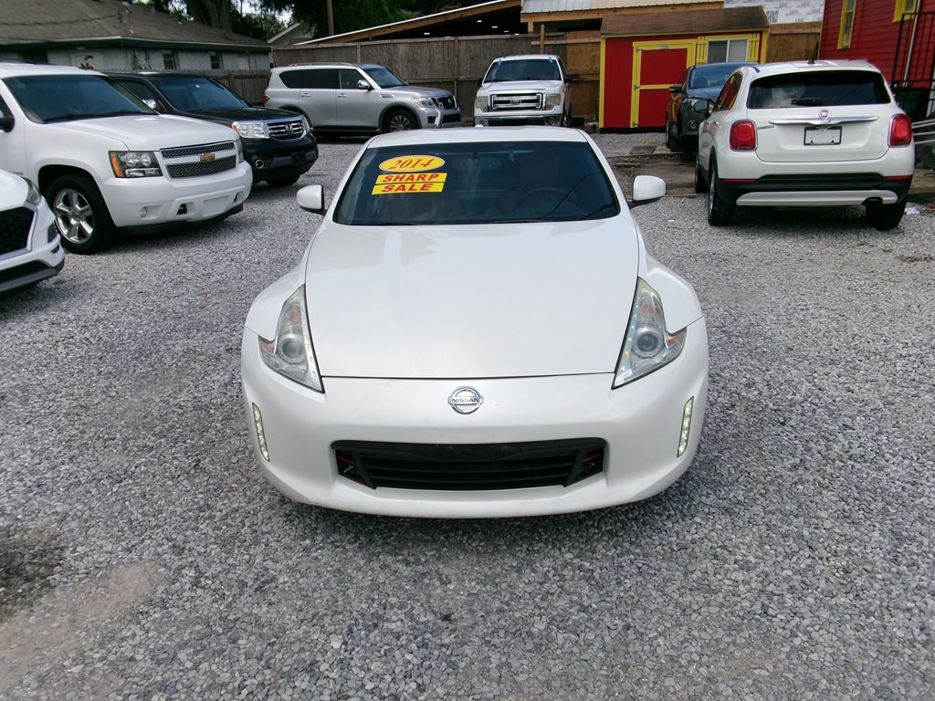 2014 Nissan 370Z Image 2