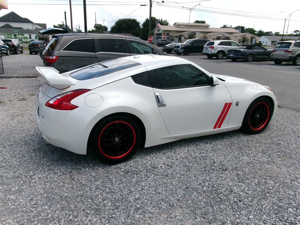 2014 Nissan 370Z Image 8