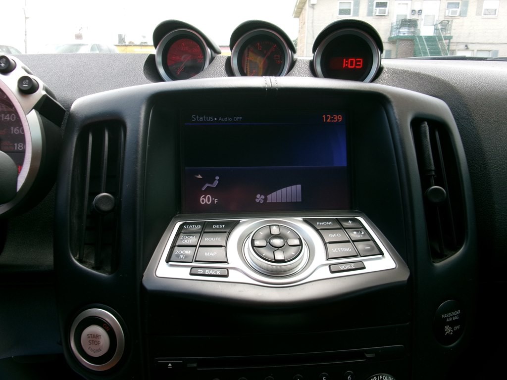 2014 Nissan 370Z Image 14