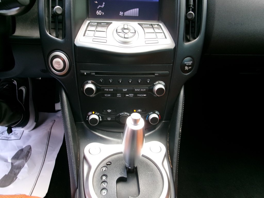 2014 Nissan 370Z Image 16