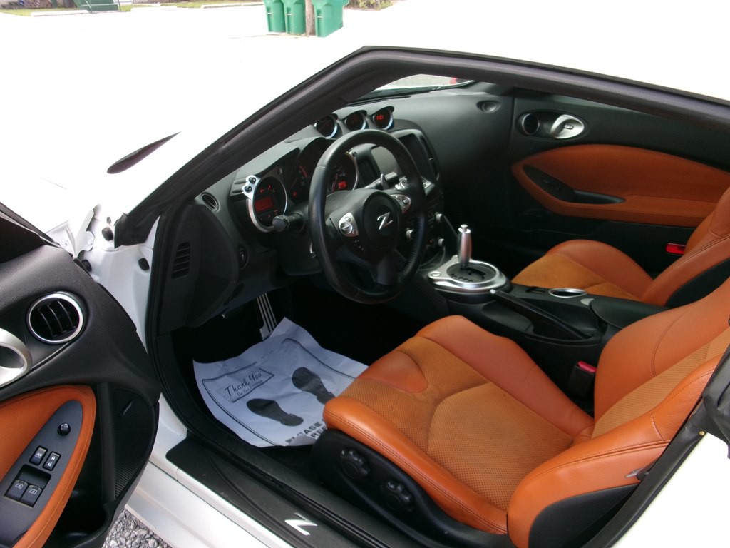 2014 Nissan 370Z Image 18