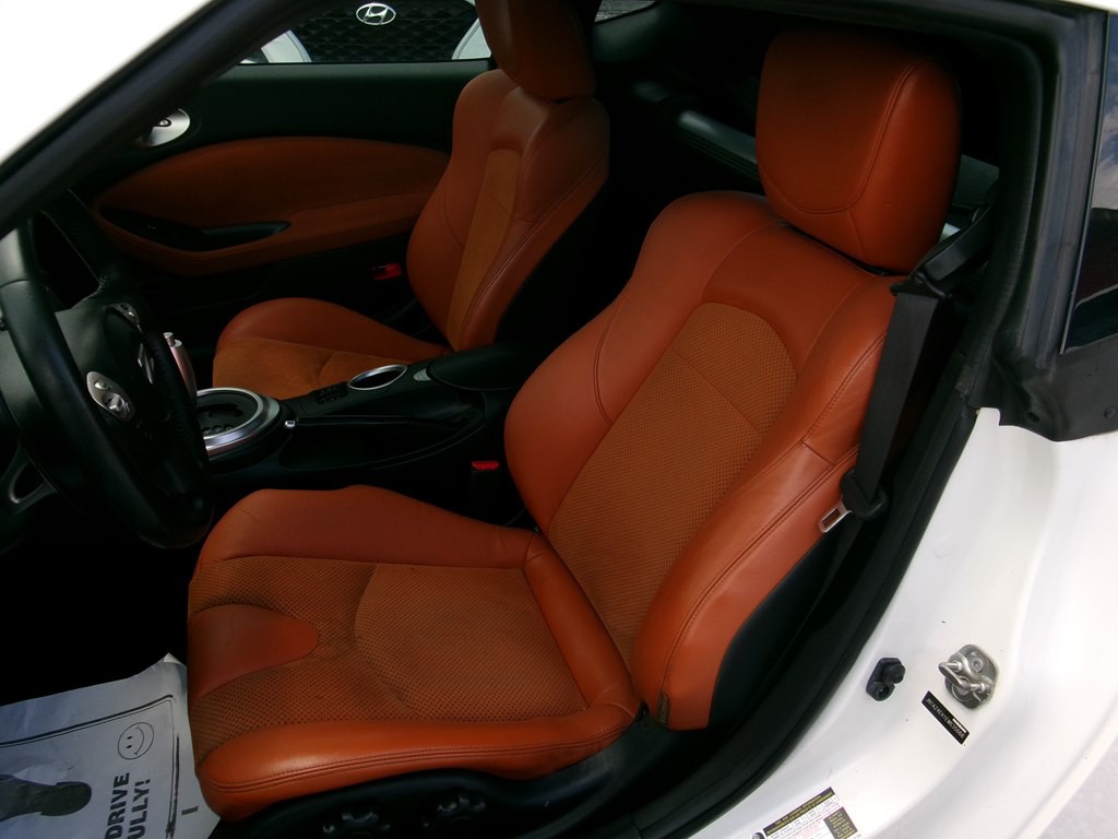 2014 Nissan 370Z Image 19