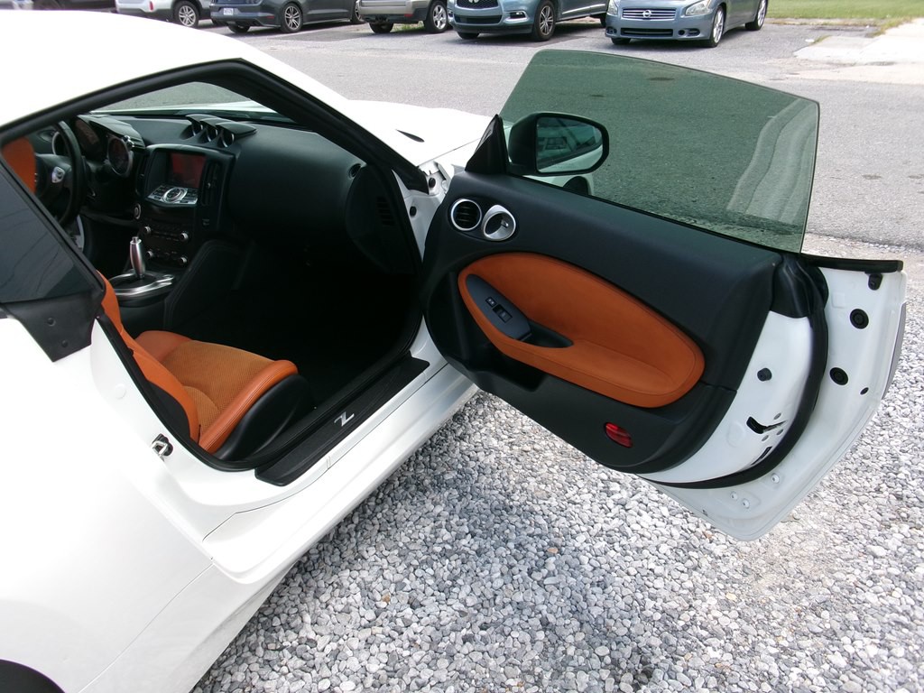 2014 Nissan 370Z Image 21
