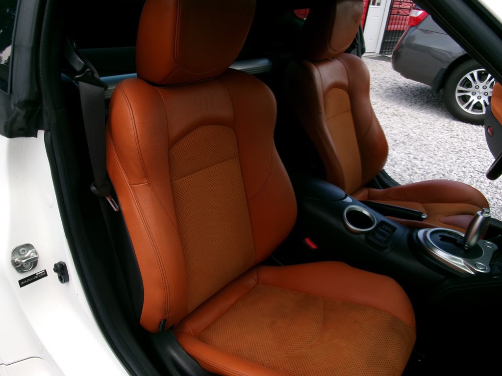 2014 Nissan 370Z Image 23