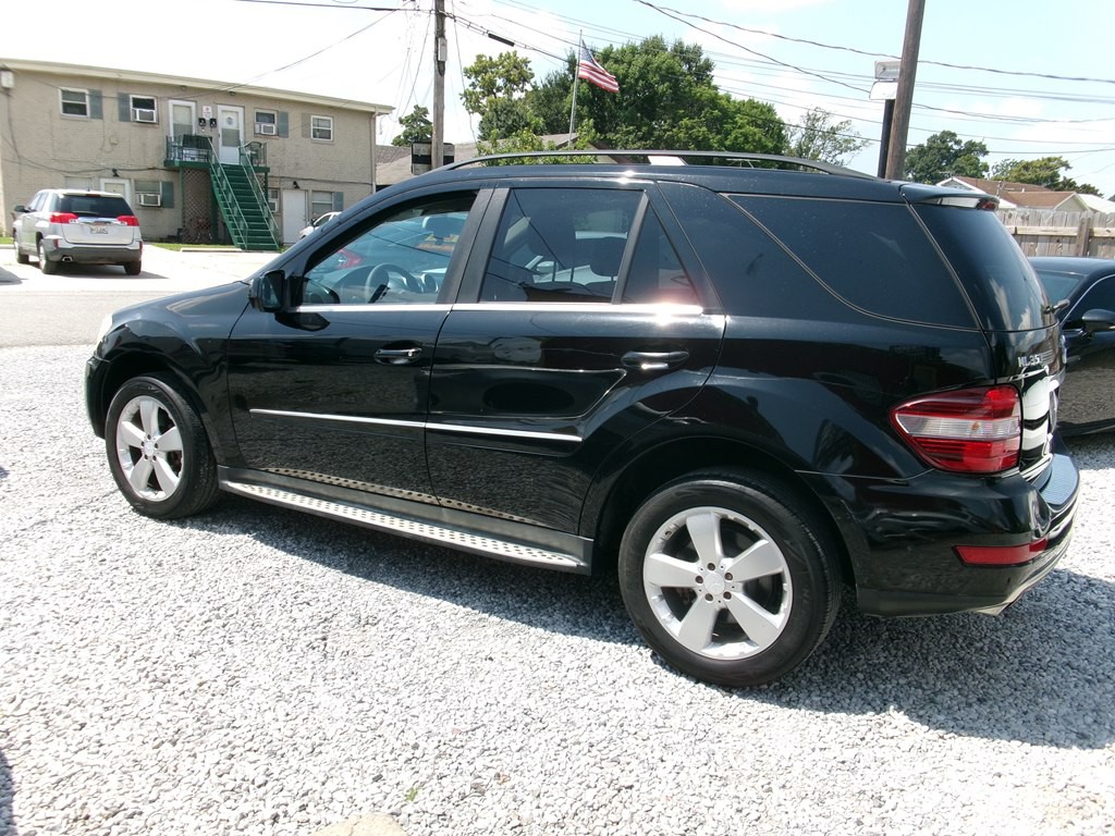 2010 Mercedes-Benz M-Class Image 4
