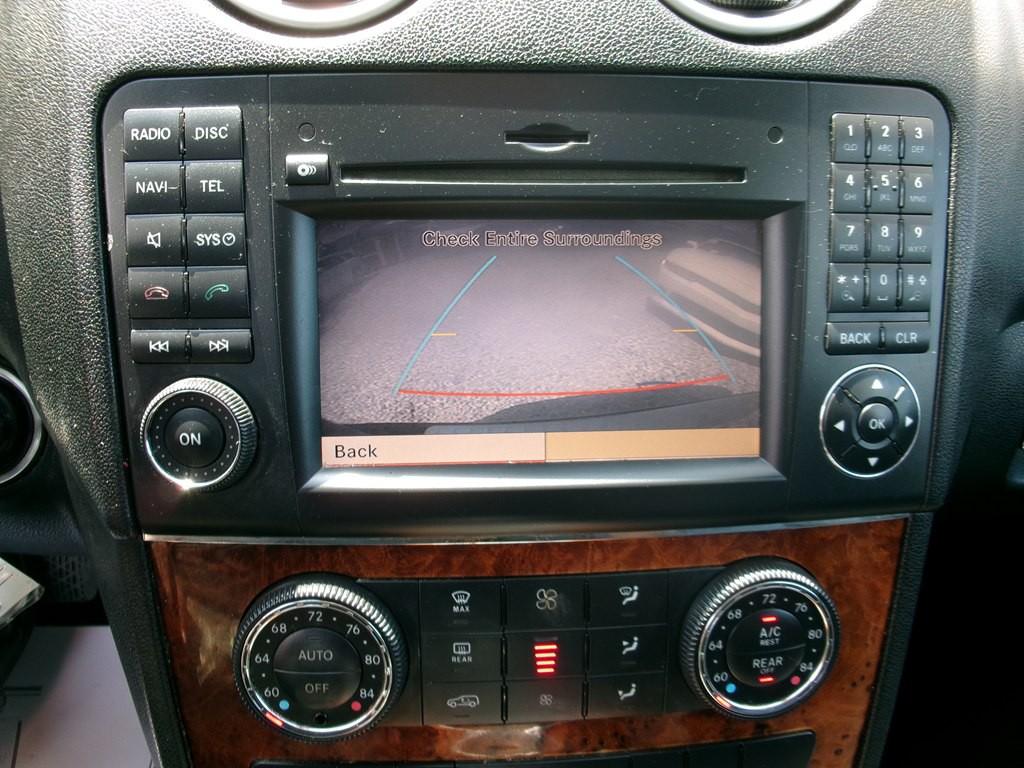 2010 Mercedes-Benz M-Class Image 14