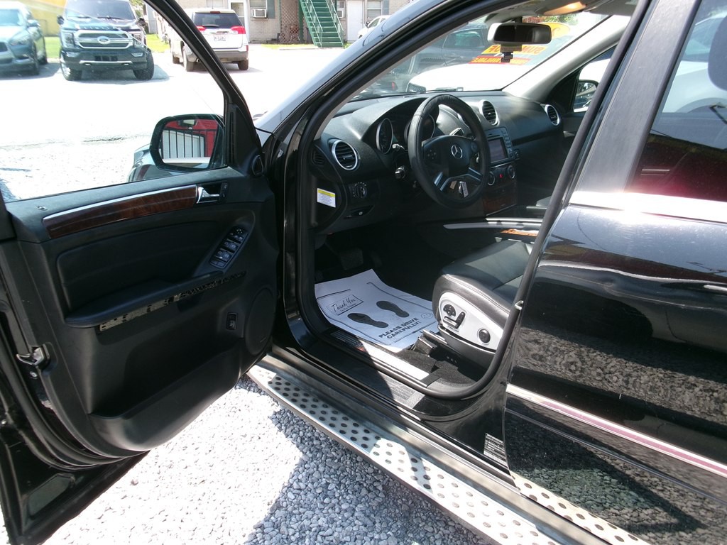 2010 Mercedes-Benz M-Class Image 15