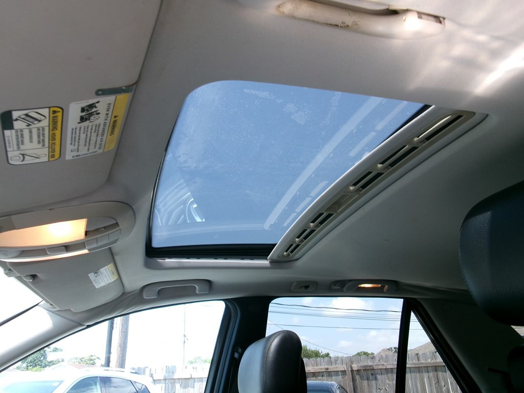 2010 Mercedes-Benz M-Class Image 17