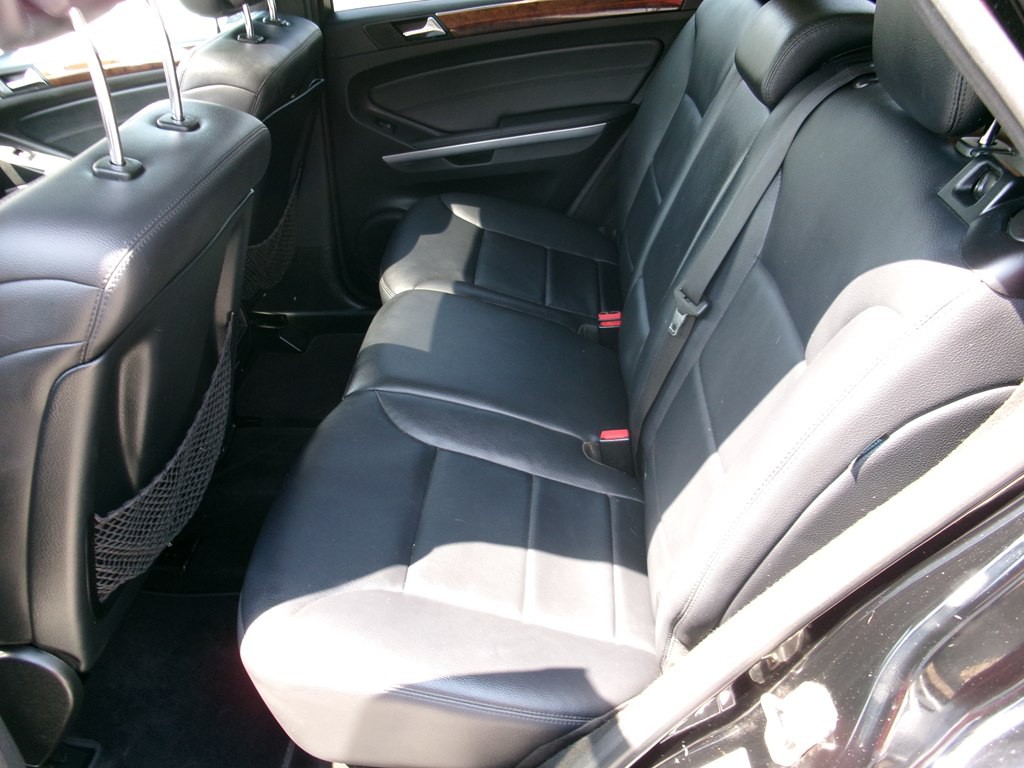 2010 Mercedes-Benz M-Class Image 19