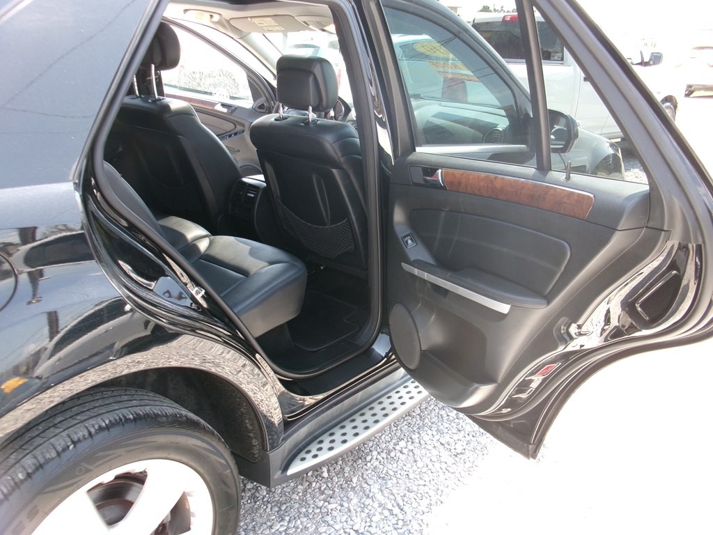 2010 Mercedes-Benz M-Class Image 21