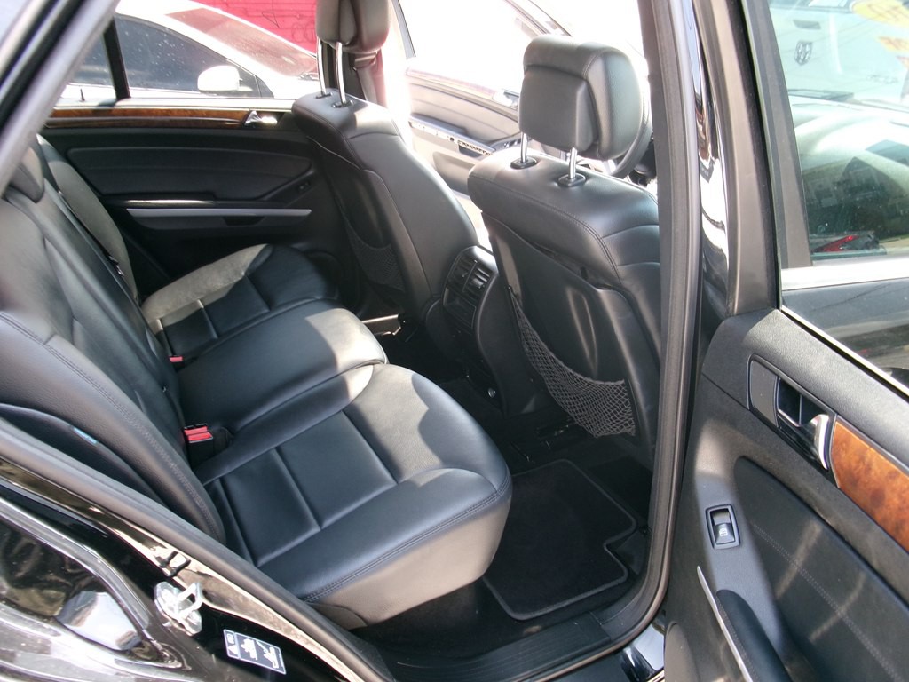 2010 Mercedes-Benz M-Class Image 22