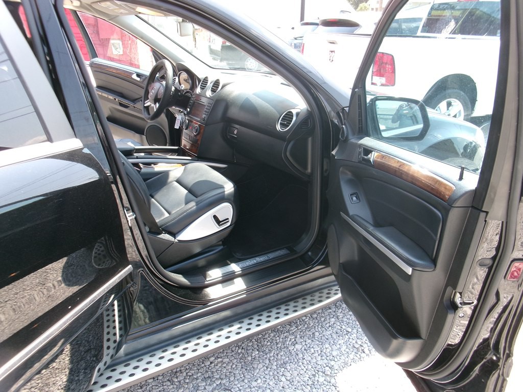 2010 Mercedes-Benz M-Class Image 24