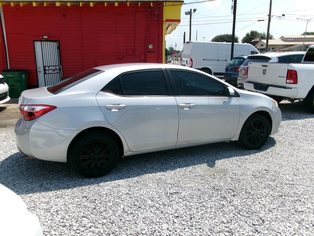 2016 Toyota Corolla Image 8