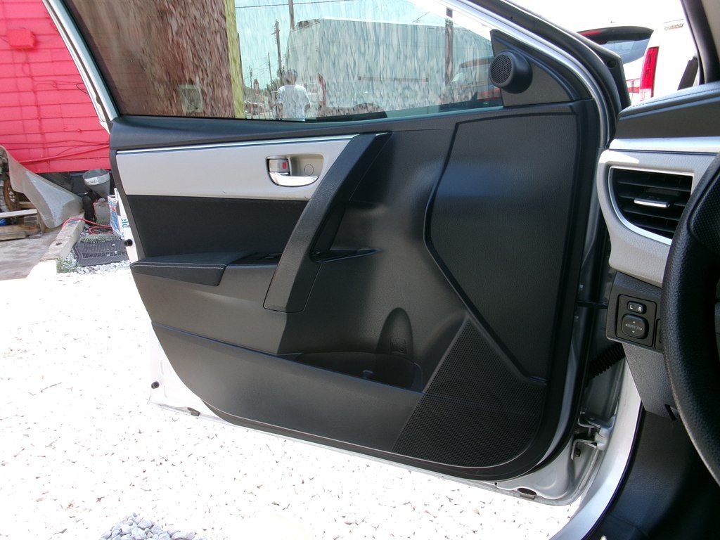 2016 Toyota Corolla Image 15
