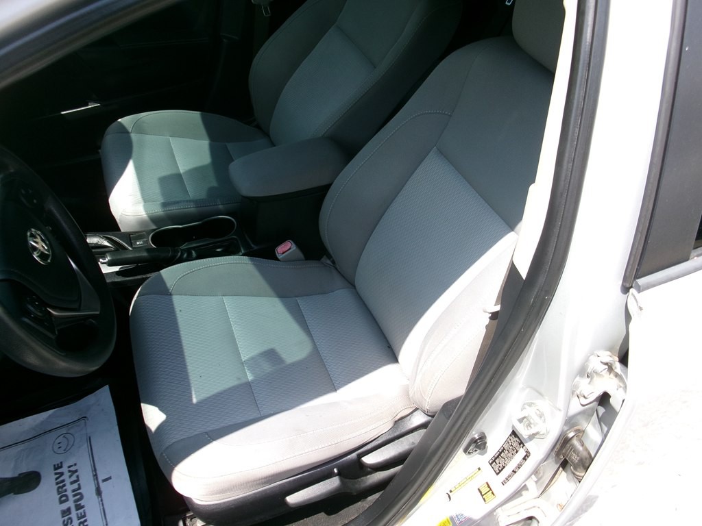 2016 Toyota Corolla Image 17