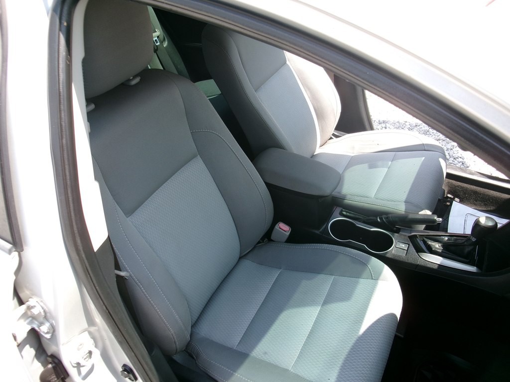 2016 Toyota Corolla Image 27