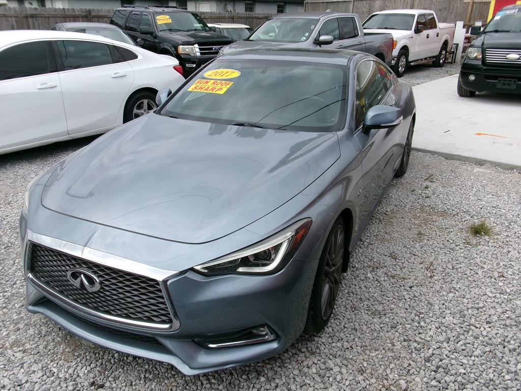 2017 INFINITI Q60 Image 3