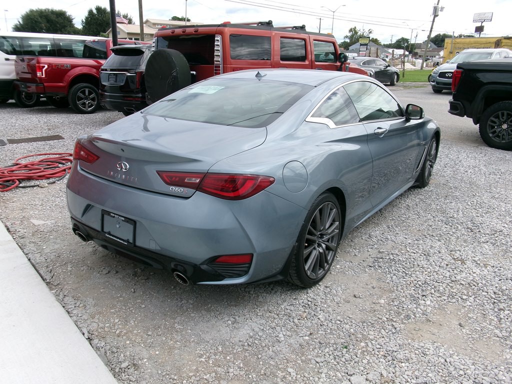 2017 INFINITI Q60 Image 6