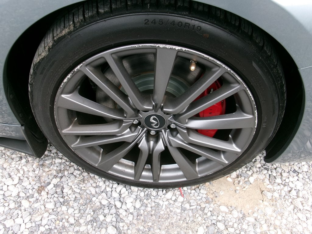 2017 INFINITI Q60 Image 8
