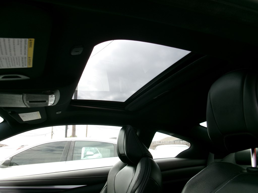 2017 INFINITI Q60 Image 14