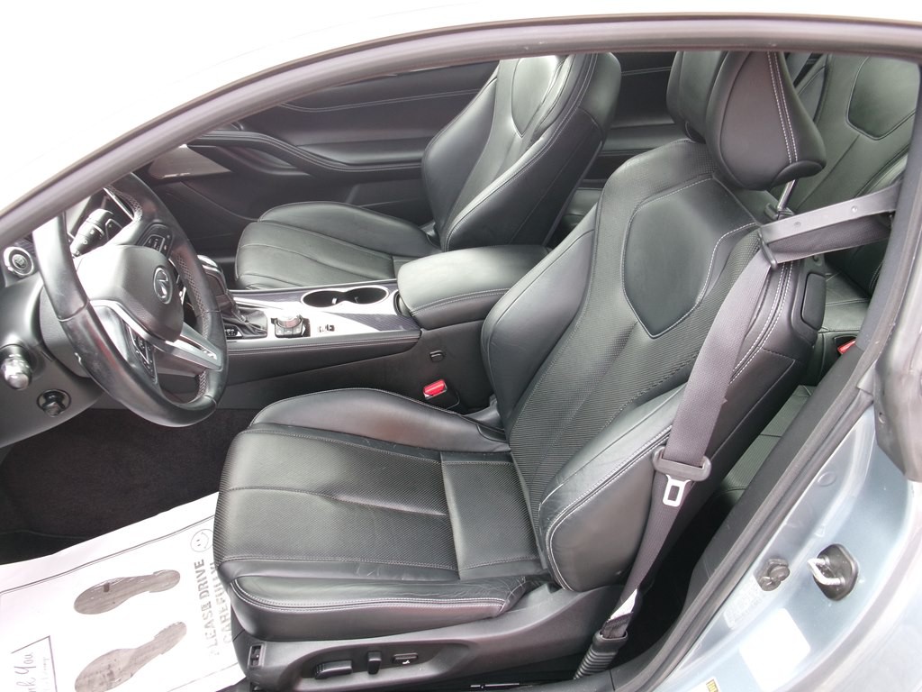 2017 INFINITI Q60 Image 16