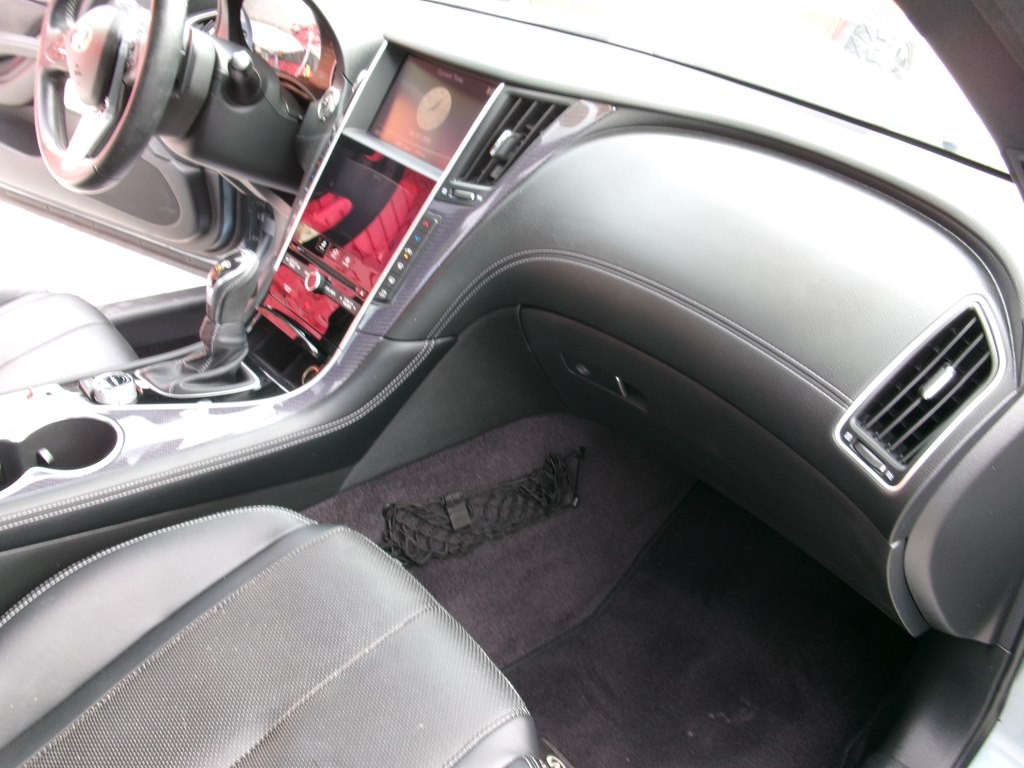 2017 INFINITI Q60 Image 20