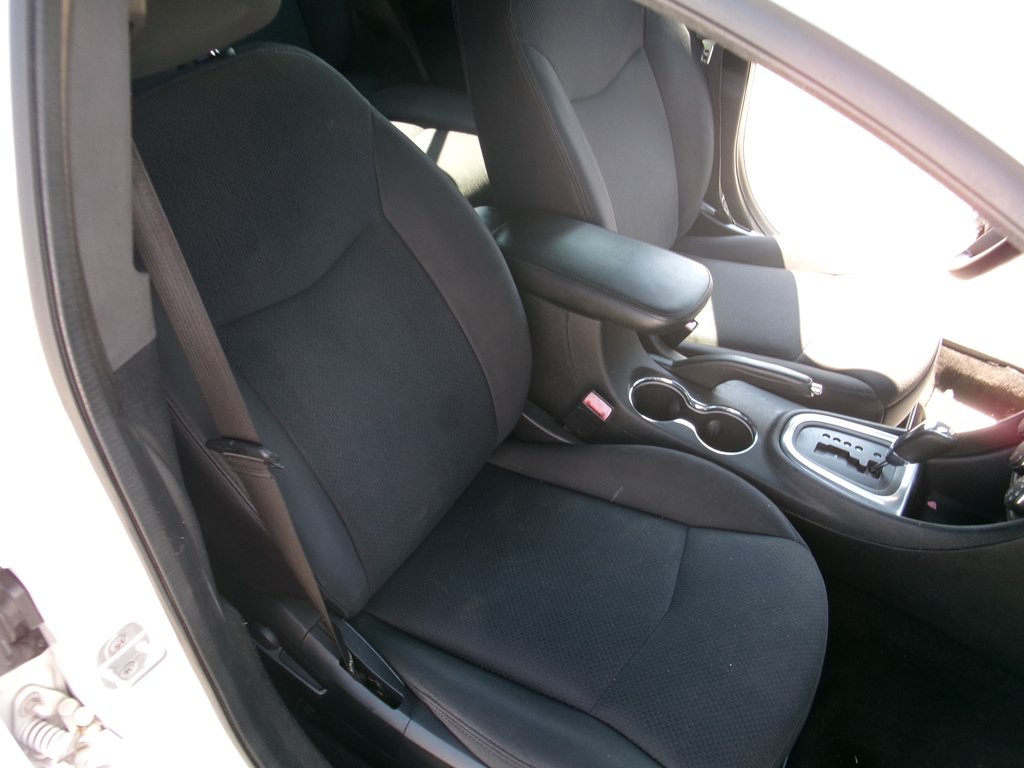 2013 Chrysler 200 Image 23
