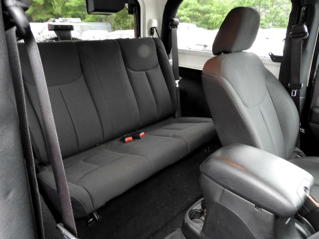 2016 Jeep Wrangler Image 8