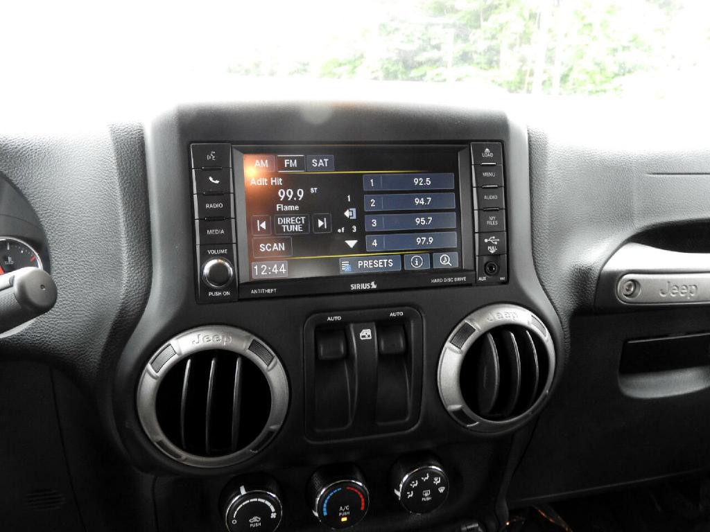 2016 Jeep Wrangler Image 10