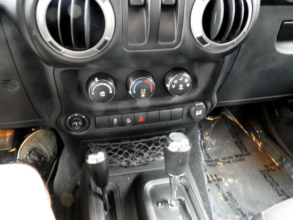 2016 Jeep Wrangler Image 11