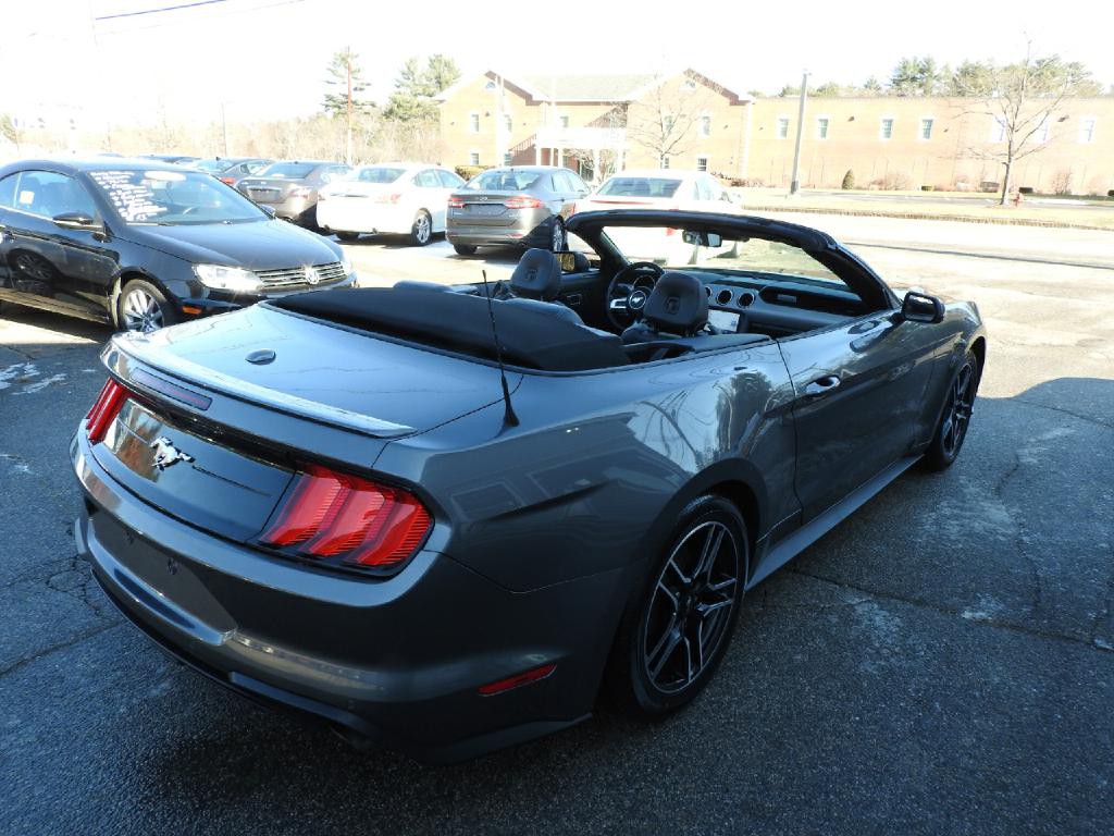 2022 Ford Mustang Image 3