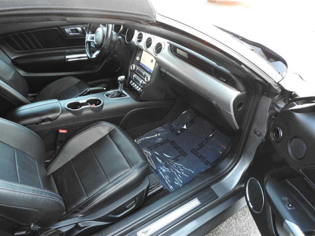 2022 Ford Mustang Image 13