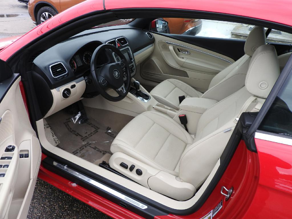 2012 Volkswagen Eos Image 12